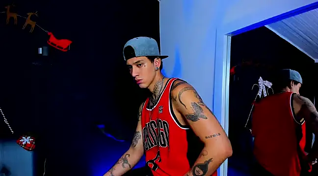 Snapshot of JUSTIN_FULLER1 chatting on 12/06/24, 01:22 JUSTIN FULLER1 online show from 12/06/24, 01:22