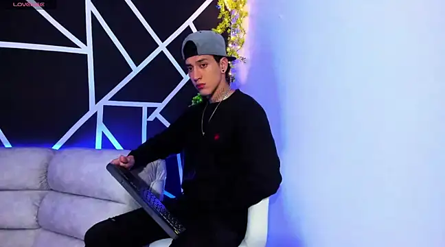 JUSTIN FULLER1 online show from 02/01/25, 02:58