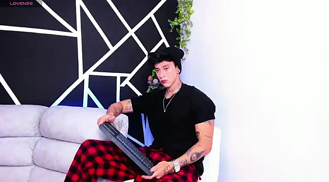 Snapshot of JUSTIN_FULLER1 chatting on 02/15/25, 07:28 JUSTIN FULLER1 online show from 02/15/25, 07:28