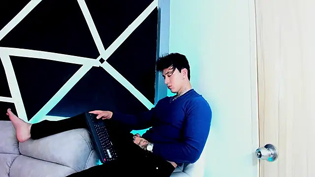 JUSTIN FULLER1 online show from 09/19/25, 12:45