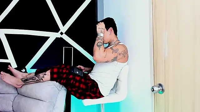 Snapshot of JUSTIN_FULLER1 chatting on 10/12/25, 09:25 JUSTIN FULLER1 online show from 10/12/25, 09:25