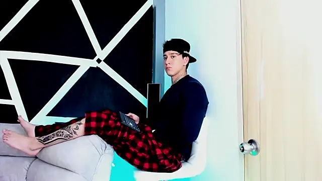 Snapshot of JUSTIN_FULLER1 chatting on 10/20/25, 06:30 JUSTIN FULLER1 online show from 10/20/25, 06:30