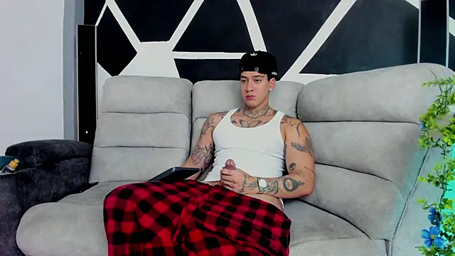 Snapshot of JUSTIN_FULLER1 chatting on 11/08/25, 04:40 JUSTIN FULLER1 online show from 11/08/25, 04:40