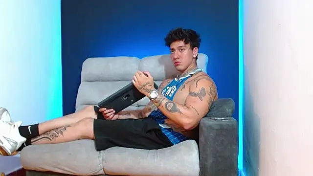 JUSTIN FULLER1 online show from 12/23/25, 12:08