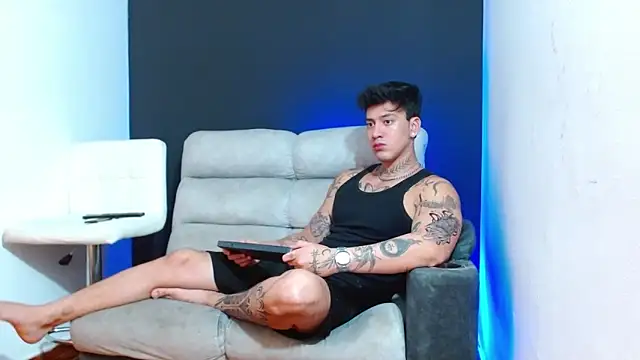 JUSTIN FULLER1 online show from 04/01/26, 04:26