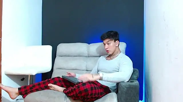 JUSTIN FULLER1 online show from 04/09/26, 06:13