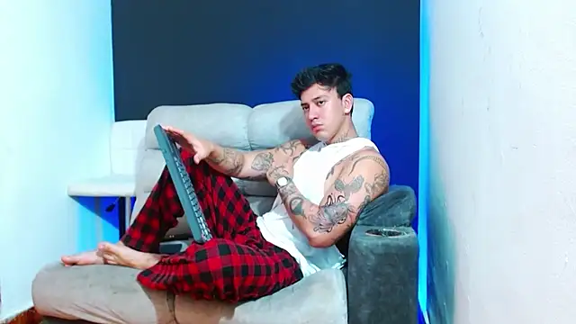 JUSTIN FULLER1 online show from 04/12/26, 06:35