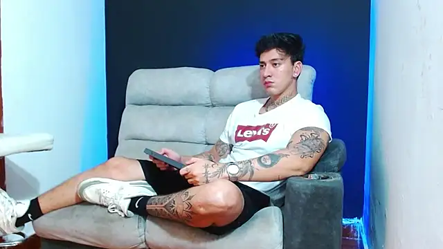 Snapshot of JUSTIN_FULLER1 chatting on 05/27/26, 03:03 JUSTIN FULLER1 online show from 05/27/26, 03:03