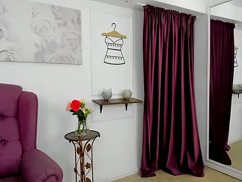 Queenrafaella online show from 10/08/25, 03:20