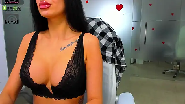 Queenrafaella online show from 03/12/26, 04:51