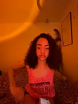 Snapshot of redbonejada chatting on 12/14/24, 04:45 redbonejada online show from 12/14/24, 04:45