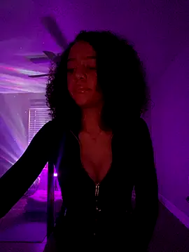 Snapshot of redbonejada chatting on 09/18/25, 12:01 redbonejada online show from 09/18/25, 12:01