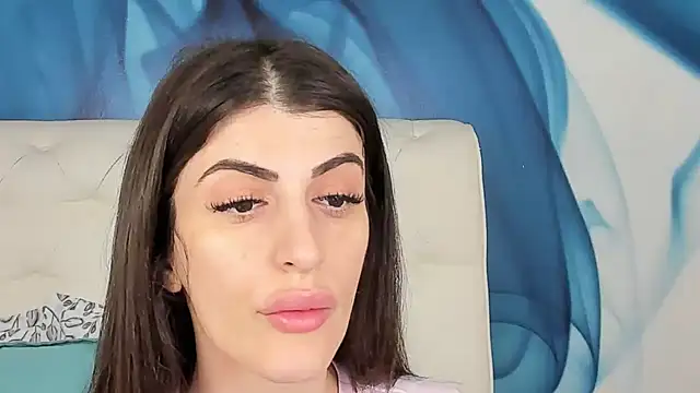 SkinnyDolly online show from 12/21/25, 03:13