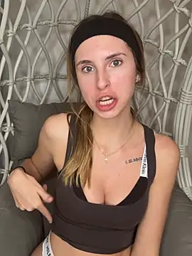 Snapshot of emma05 chatting on 02/21/26, 07:37 emma05 online show from 02/21/26, 07:37