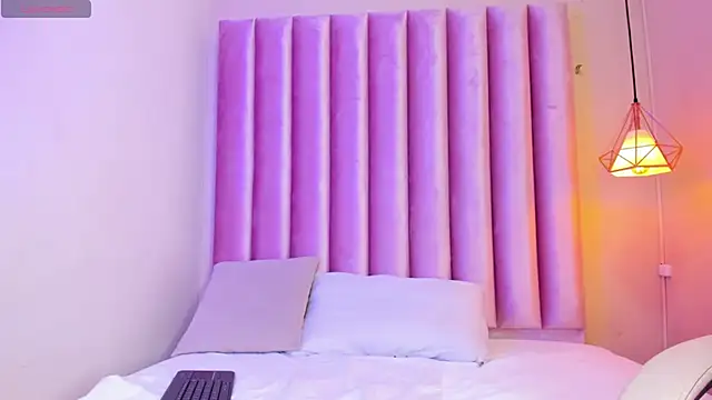 Snapshot of ander_deimond_ chatting on 12/24/24, 01:17 ander deimond online show from 12/24/24, 01:17