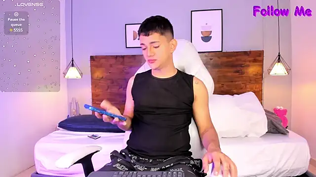 Snapshot of ander_deimond_ chatting on 02/13/25, 01:15 ander deimond online show from 02/13/25, 01:15