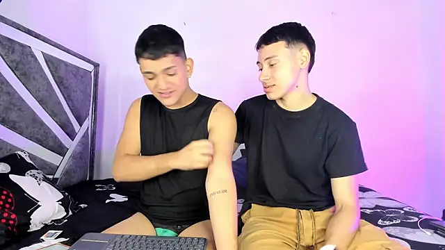 Snapshot of ander_deimond_ chatting on 03/18/25, 04:59 ander deimond online show from 03/18/25, 04:59