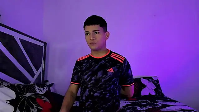 Snapshot of ander_deimond_ chatting on 03/19/25, 02:13 ander deimond online show from 03/19/25, 02:13