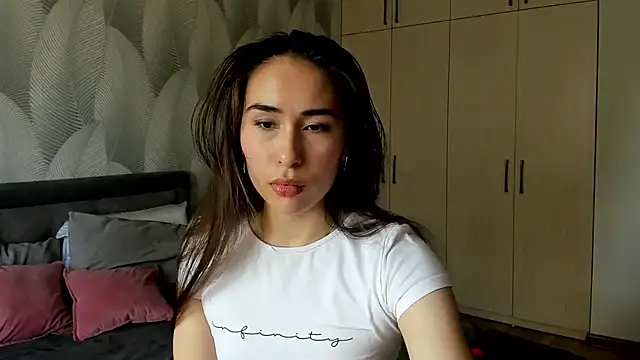 Bambiii bby online show from 06/15/26, 06:26