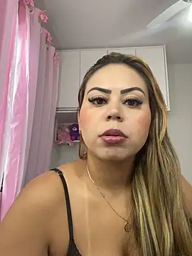 Snapshot of lariic chatting on 01/07/25, 01:14 lariic online show from 01/07/25, 01:14