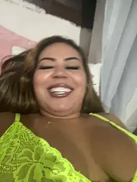 Snapshot of lariic chatting on 01/16/25, 01:48 lariic online show from 01/16/25, 01:48