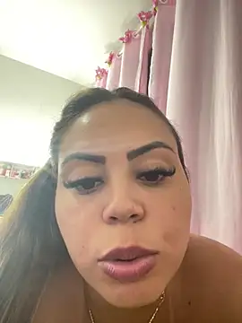 Snapshot of lariic chatting on 02/19/25, 12:46 lariic online show from 02/19/25, 12:46