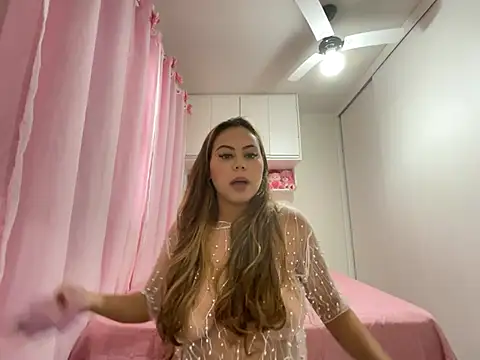 Snapshot of lariic chatting on 03/18/25, 12:36 lariic online show from 03/18/25, 12:36