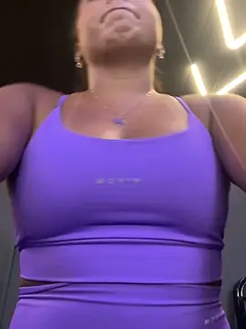 Snapshot of lariic chatting on 09/22/25, 07:27 lariic online show from 09/22/25, 07:27