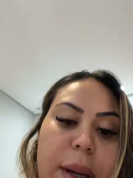 Snapshot of lariic chatting on 02/21/26, 04:13 lariic online show from 02/21/26, 04:13