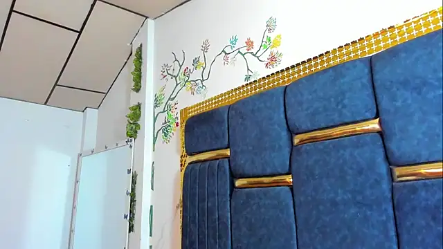 skaysanchez1 online show from 11/17/25, 08:03