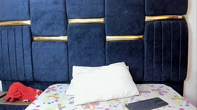 skaysanchez1 online show from 04/13/26, 08:03