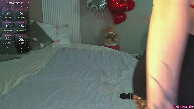 Snapshot of Sky_Eyes_ chatting on 03/18/25, 11:52 Sky Eyes online show from 03/18/25, 11:52