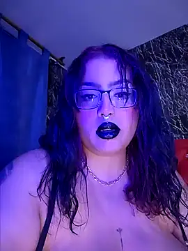 Snapshot of TattooedJenn chatting on 01/25/25, 04:02 TattooedJenn online show from 01/25/25, 04:02