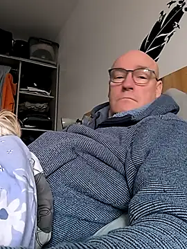 bogland33 online show from 12/14/25, 10:09