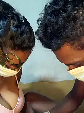 Snapshot of kumaricapalsex2 chatting on 01/10/25, 02:35 kumaricapalsex2 online show from 01/10/25, 02:35