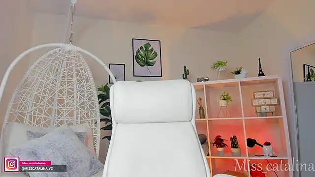 miss catalinaa online show from 01/24/25, 11:37