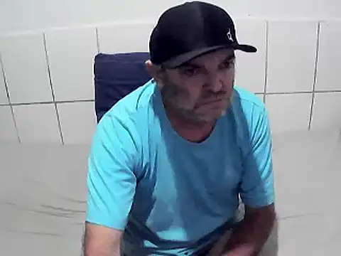 Snapshot of pierdona chatting on 07/18/26, 07:39 pierdona online show from 07/18/26, 07:39