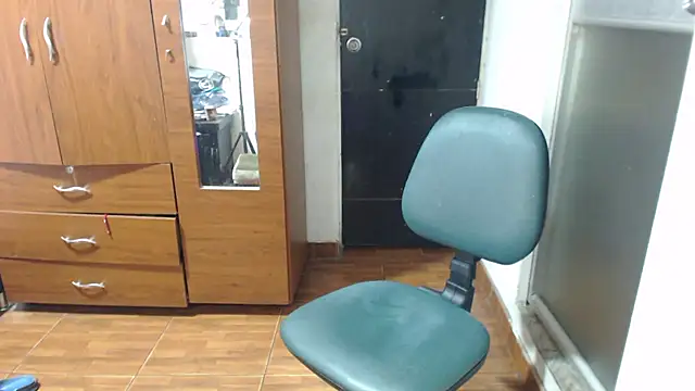 carolina linarez69 online show from 09/13/25, 04:34