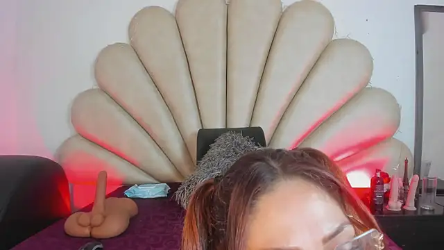 Snapshot of Anna__Spencer chatting on 03/05/25, 12:44 Anna Spencer online show from 03/05/25, 12:44