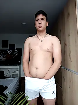 ANDREZALVAREZ online show from 04/13/26, 06:13