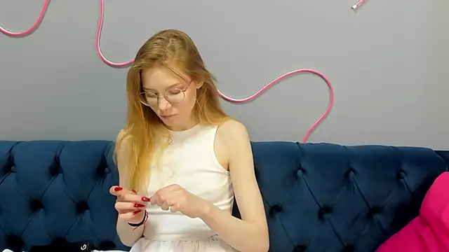 Esme Runn online show from 03/21/25, 10:17