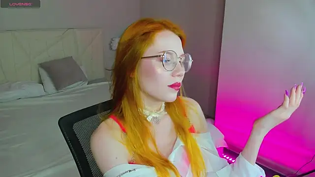 Esme Runn online show from 09/12/25, 12:00