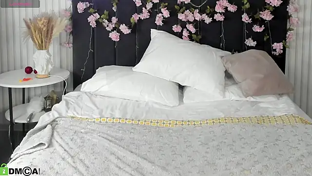 Esme Runn online show from 11/08/25, 03:29