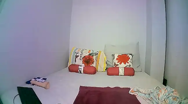 Down to earth girl online show from 12/31/24, 08:23