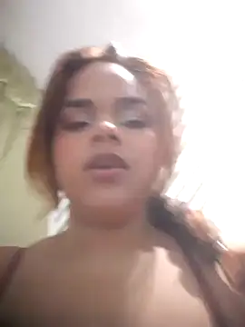 Snapshot of Evabigass chatting on 01/06/25, 04:34 Evabigass online show from 01/06/25, 04:34