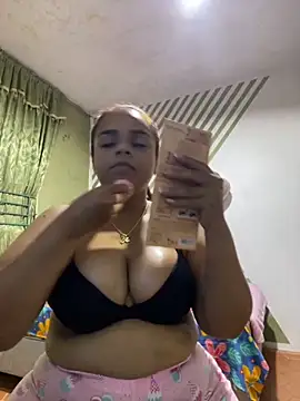 Snapshot of Evabigass chatting on 09/19/25, 08:20 Evabigass online show from 09/19/25, 08:20