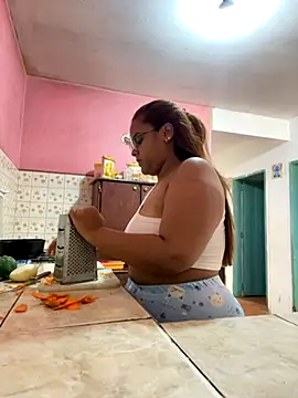 Snapshot of Evabigass chatting on 10/31/25, 04:52 Evabigass online show from 10/31/25, 04:52