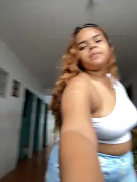 Snapshot of Evabigass chatting on 11/29/25, 01:58 Evabigass online show from 11/29/25, 01:58