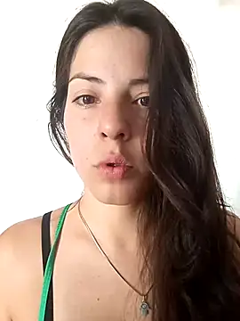 Snapshot of Alma-Mora chatting on 02/17/25, 06:26 Alma-Mora online show from 02/17/25, 06:26