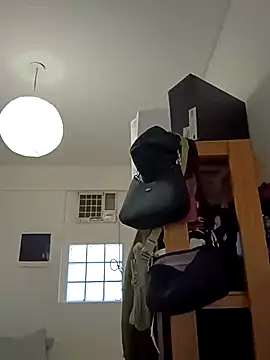 Snapshot of Alma-Mora chatting on 03/17/25, 04:54 Alma-Mora online show from 03/17/25, 04:54